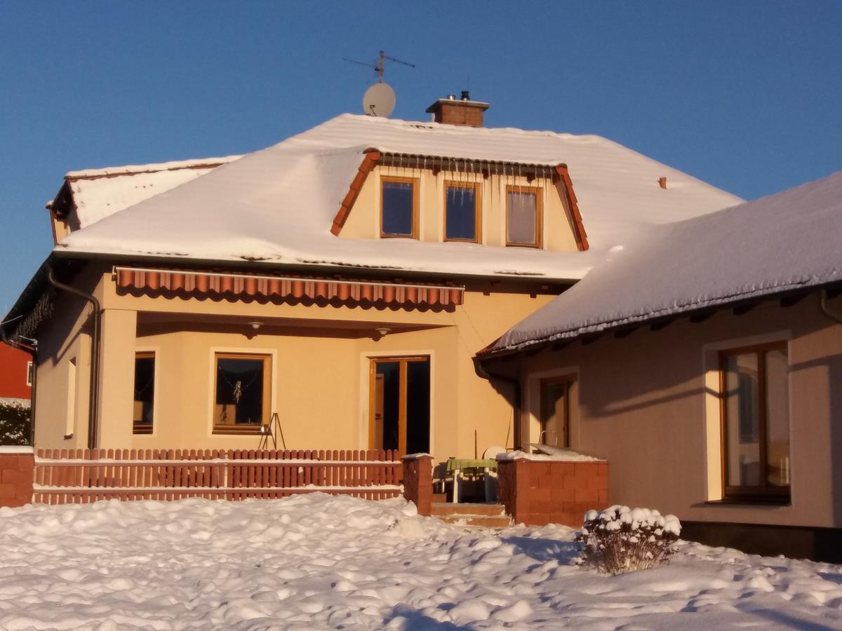 Villa Holiday Карлови Вари Екстериор снимка